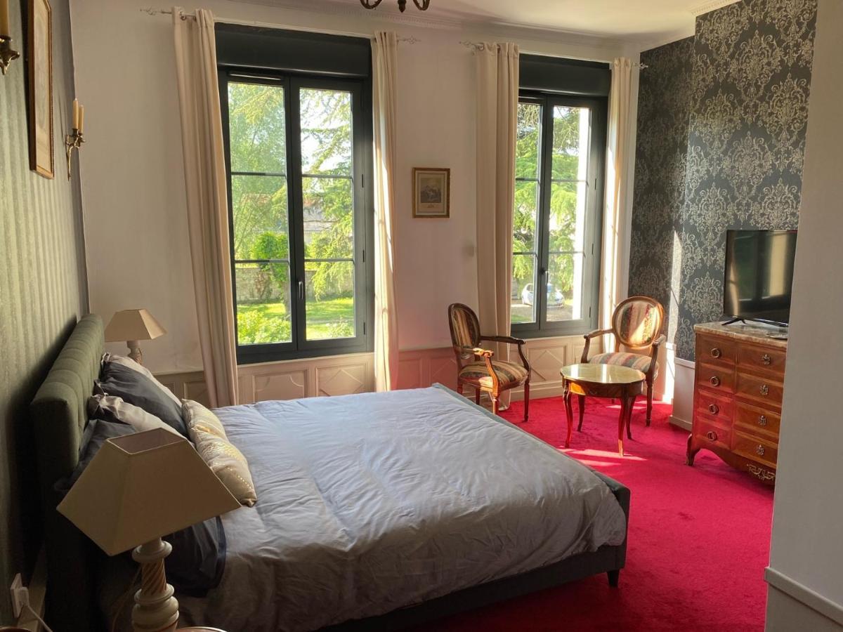 Bed and Breakfast Le Castel De Bréhémont Exterior foto